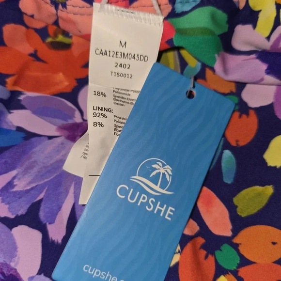 Womens Cupshe,  size medium 1 piece floral swimsuit,  NEW WITH TAGS!! - Picture 4 of 4
